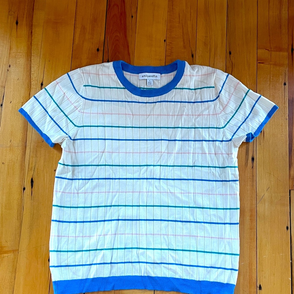 Emily and Fin knit top.Size Small